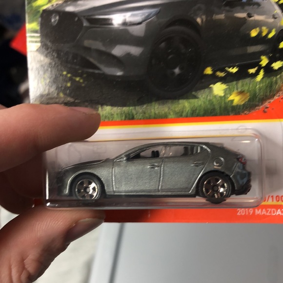 2019 Mazda 3 - Picture 3 of 8